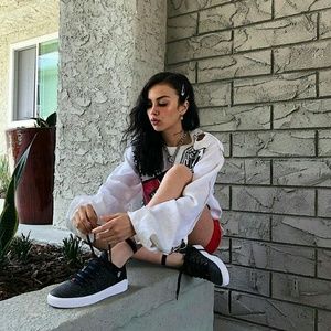 Meet your Posher, Shelby